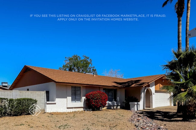 Building Photo - 1208 W Topeka Dr