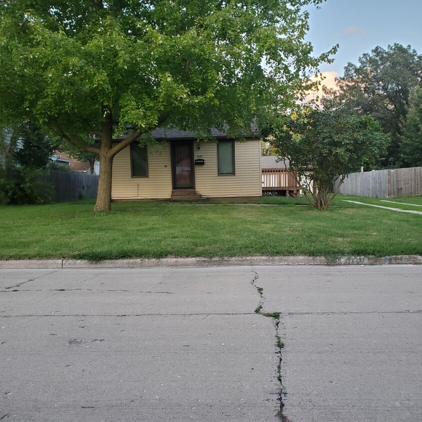Primary Photo - 1020 N 5th Ave