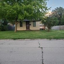 Building Photo - 1020 N 5th Ave