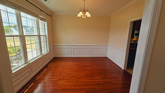 Foto del edificio - Large Home in Richlands - Agent Referral =...