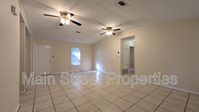 Foto del edificio - 1485 Pine Ln Dr