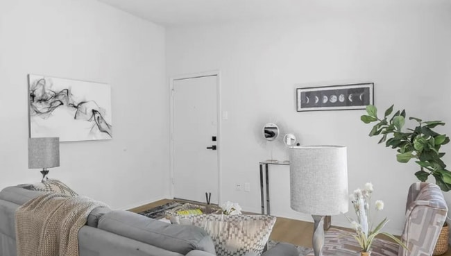 Foto del edificio - 2627 Douglas Ave