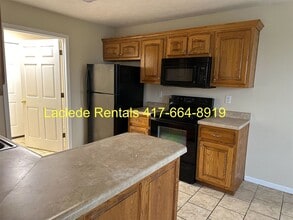 Building Photo - 726 Hogan Dr