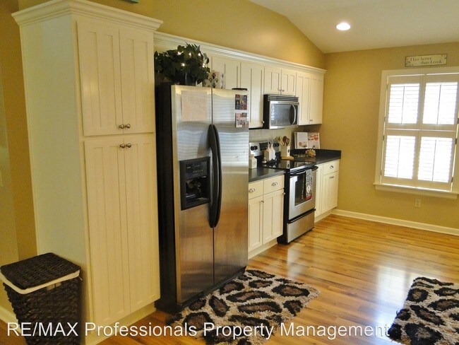 Building Photo - 4 br, 2 bath House - 965 NW Savannah Circle