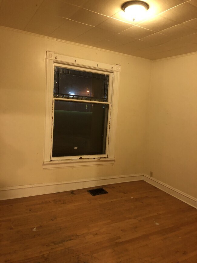 Foto del edificio - 2120 N Oakland Ave