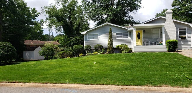 Front of the house - 2990 Sandy Ln SE