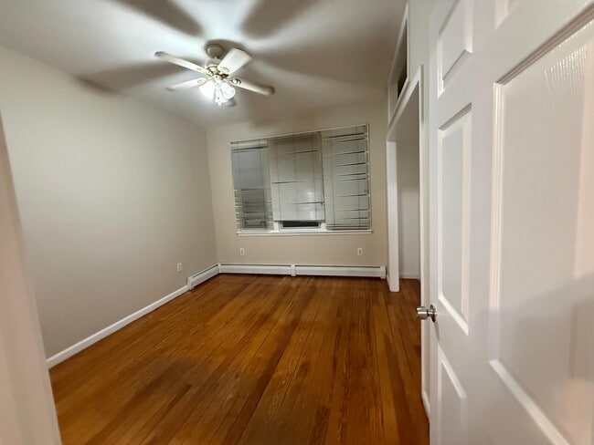 Building Photo - 424 Kennedy Blvd