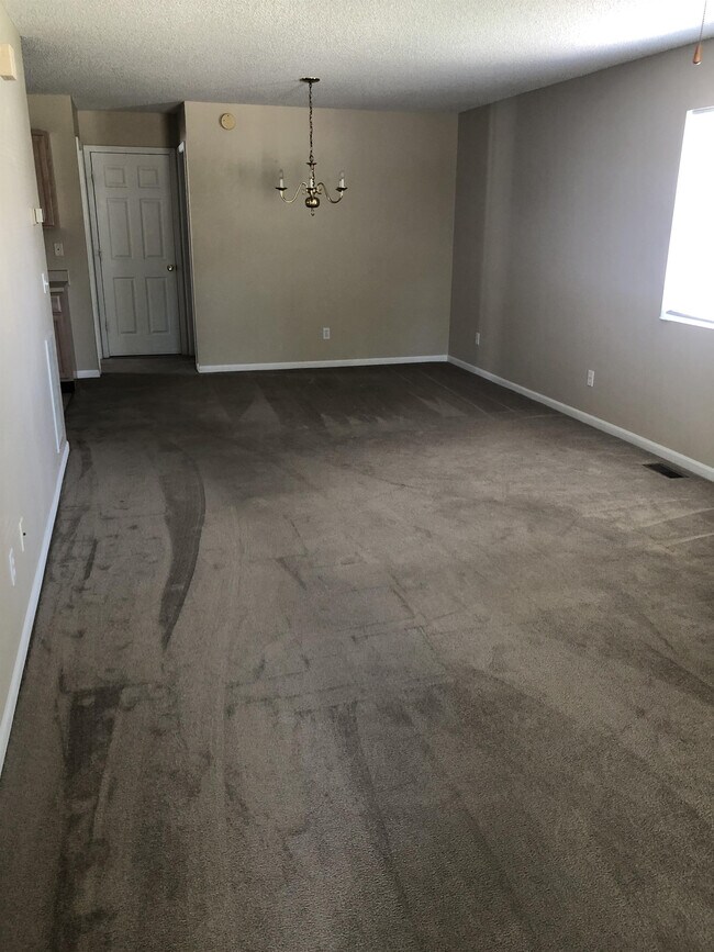Building Photo - 3009 Bluff Ridge Dr