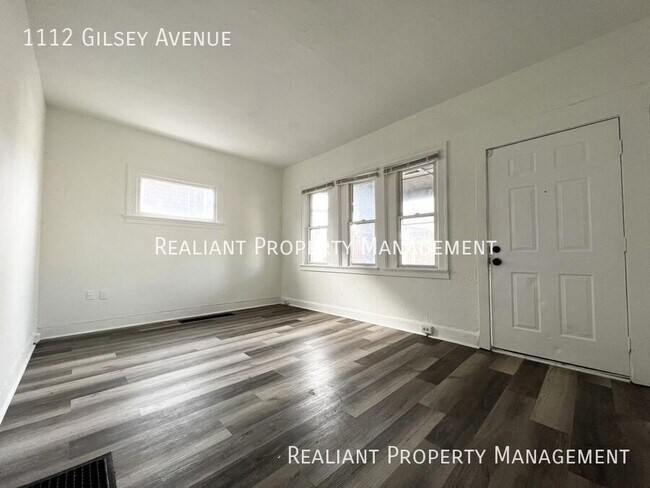 Foto del edificio - 1112 Gilsey Ave