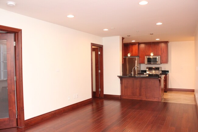 Foto del edificio - Gorgeous 2B/2BA Condo w/ A/C, W/D & Upgrad...