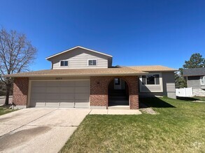 Building Photo - 2635 Kenton Green Ct