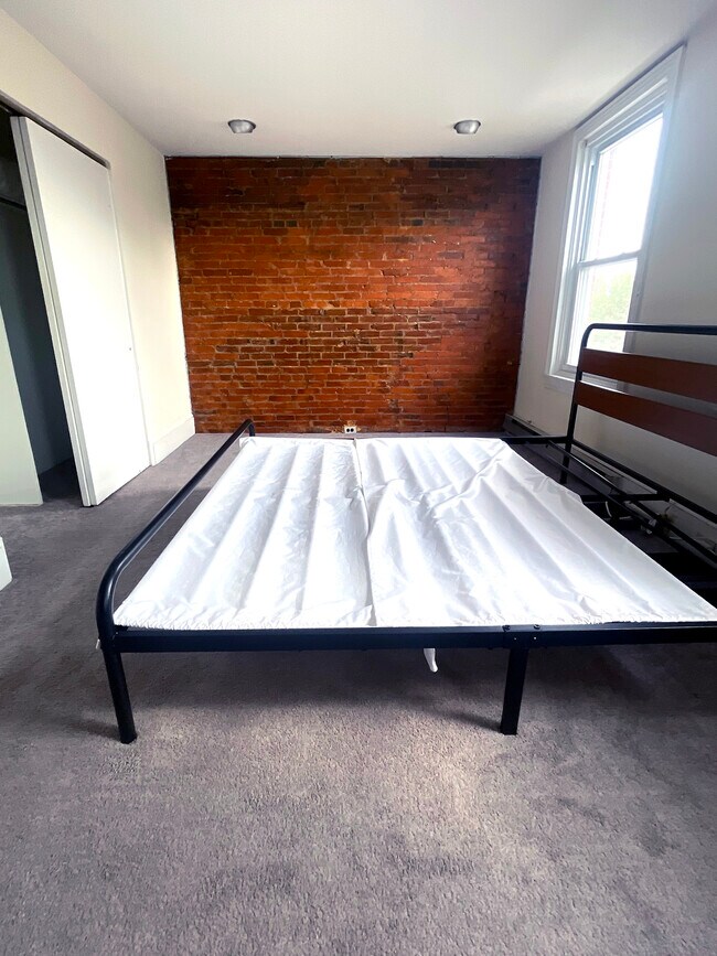 Building Photo - 1825 Fairmount Ave