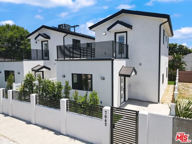 Building Photo - 7642 Orion Ave