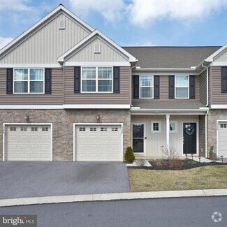 Building Photo - 1728 Fairbank Ln