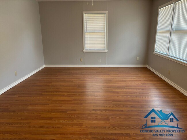 Building Photo - 2718 Rio Grande St
