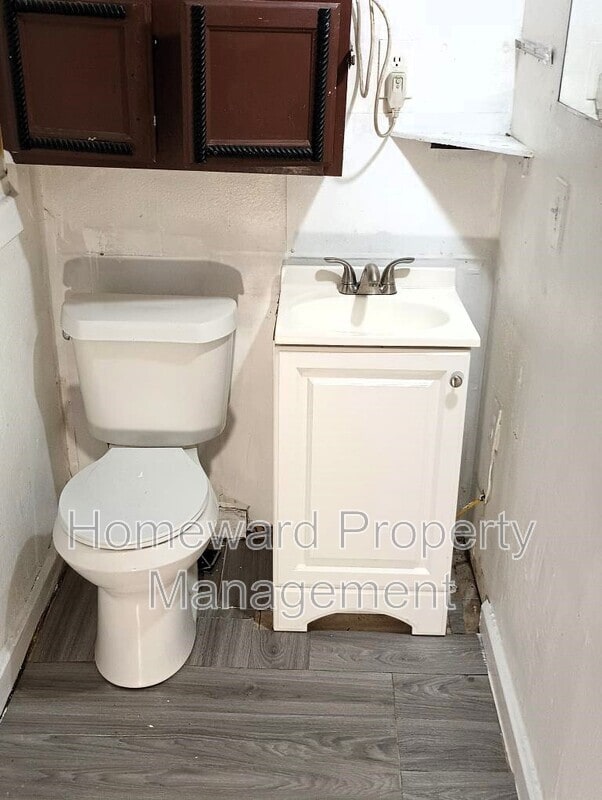 Photo - 3803 Meadowbrook Dr Apartment