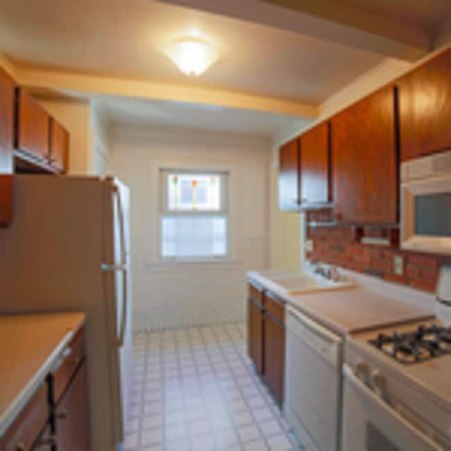 Kitchen - 1849 Saint Clair Ave