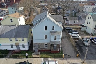 Building Photo - 74 Watson St