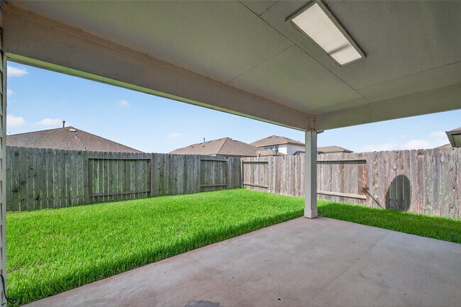 Building Photo - 718 Harvest Bluff Dr