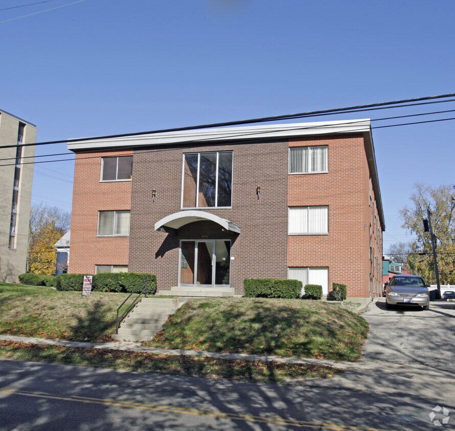 475 CON Grand Ave - 475 W Grand Ave