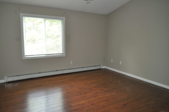 Building Photo - 110 Songbird Ln