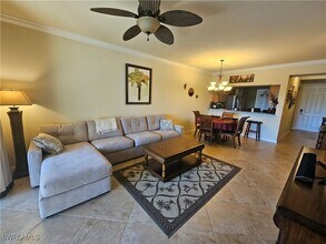 Building Photo - 9735 Acqua Ct