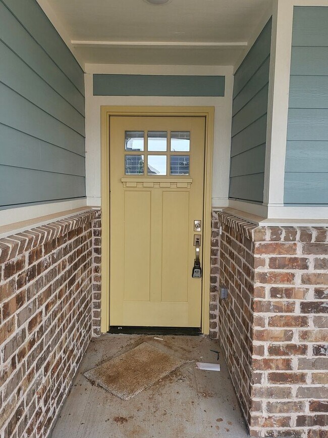 Building Photo - $500.00 OFF MAY RENT!!!