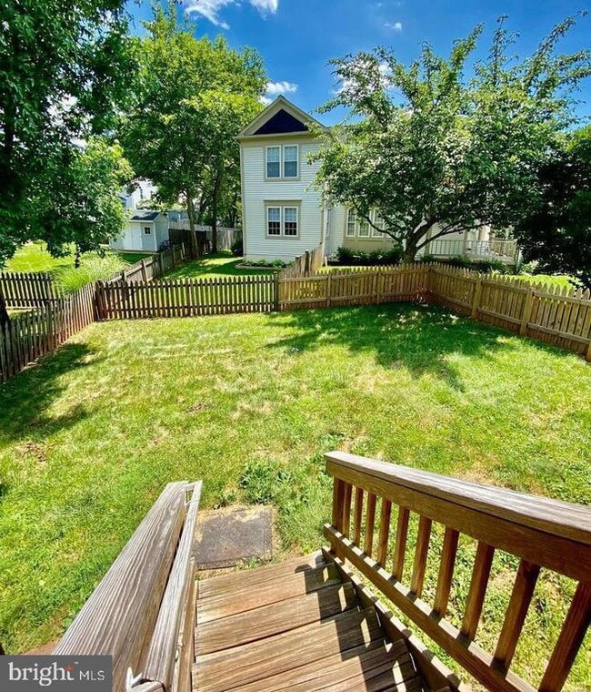 Building Photo - 18 Brookmeade Ct