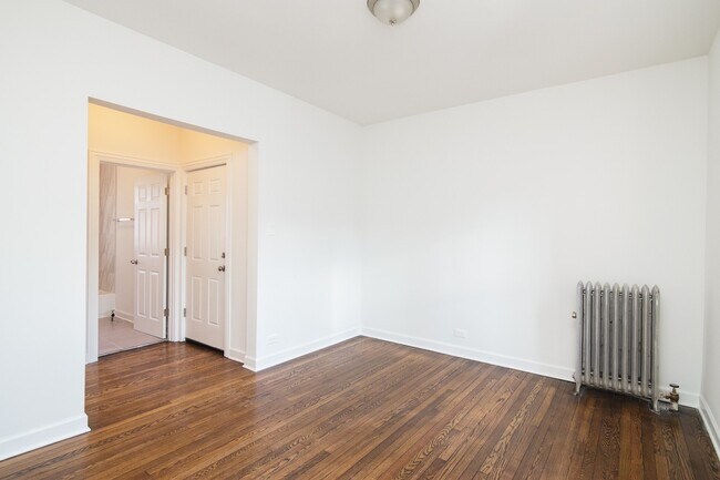 Foto del edificio - 6581 N Lakewood Ave