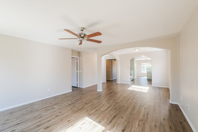 Foto del edificio - 25213 W Cranston Ln