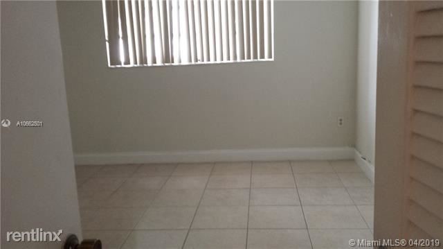 Foto del edificio - 7324 SW 82nd St