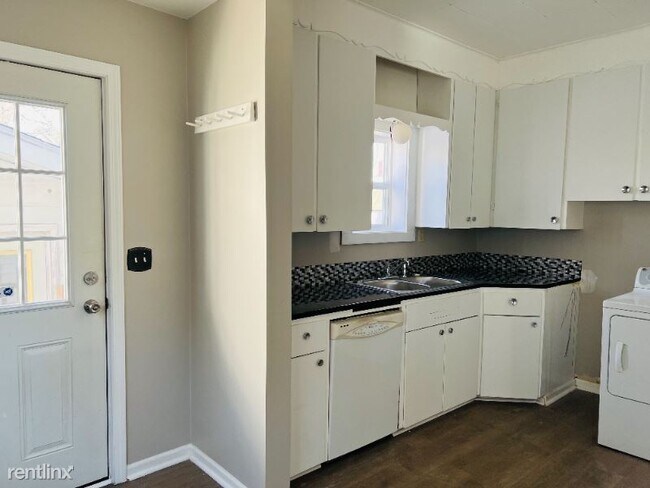 Building Photo - 3 br, 1 bath House - 215 Cobb St