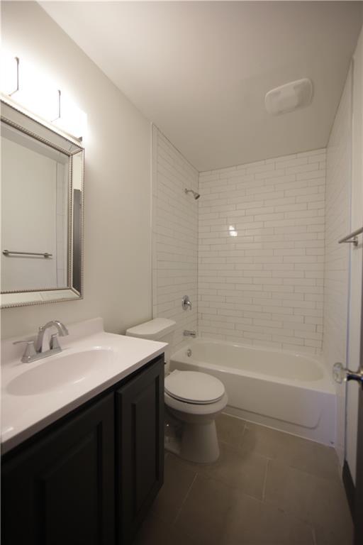 Building Photo - 201 N Chaparral St