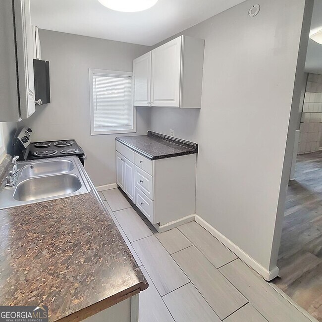 Foto del edificio - 1093 Windsor St SW