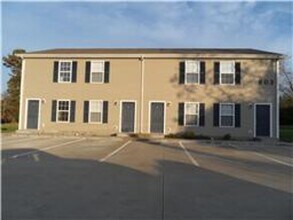 Building Photo - 803 Golf View Pl