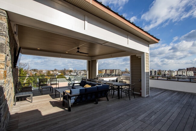 Building Photo - The Willow at Long Branch