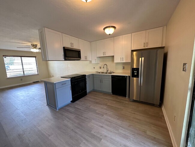 Foto del edificio - 2 Bedroom Apartment Walking Distance to FSU