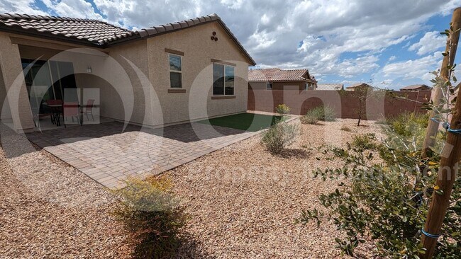 Building Photo - 7845 S New Strike Way