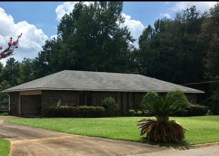 Building Photo - 121 Sherwood Ave
