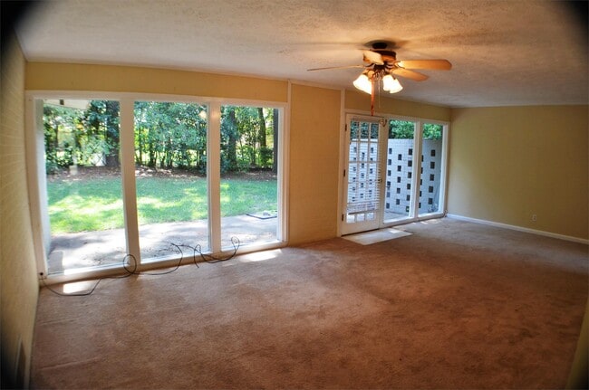 Foto del edificio - 3462 Biltmore Ave