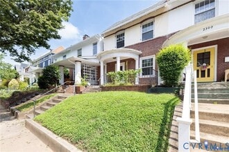 Building Photo - 2302 Maplewood Ave