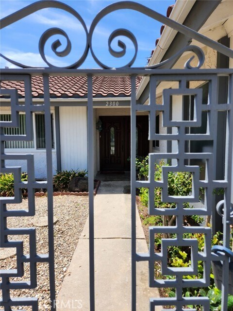 Building Photo - 2300 El Rancho Vista