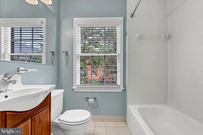 Foto del edificio - 612 Bashford Ln