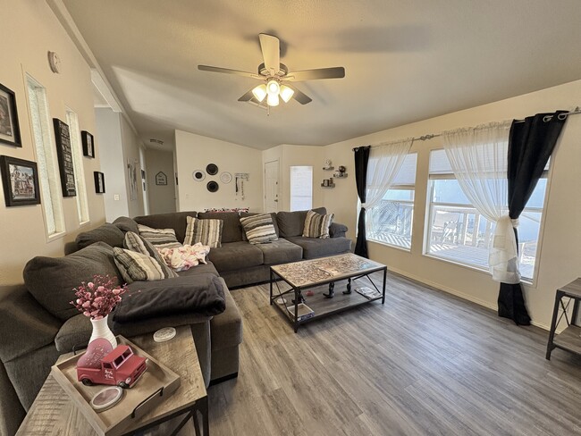 Building Photo - 511 Dayton Cir