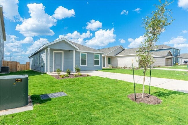 Building Photo - 336 Cowpoke Dr