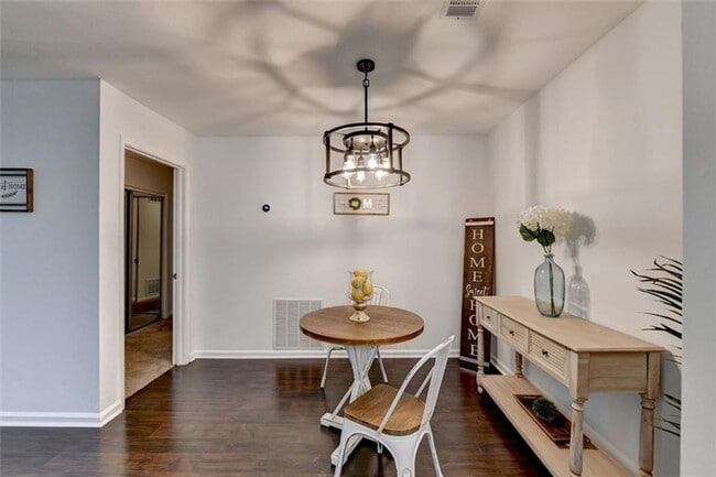 Building Photo - 2 Bedroom 2 Bath in Buckhead