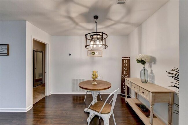 Foto del edificio - 2 Bedroom 2 Bath in Buckhead