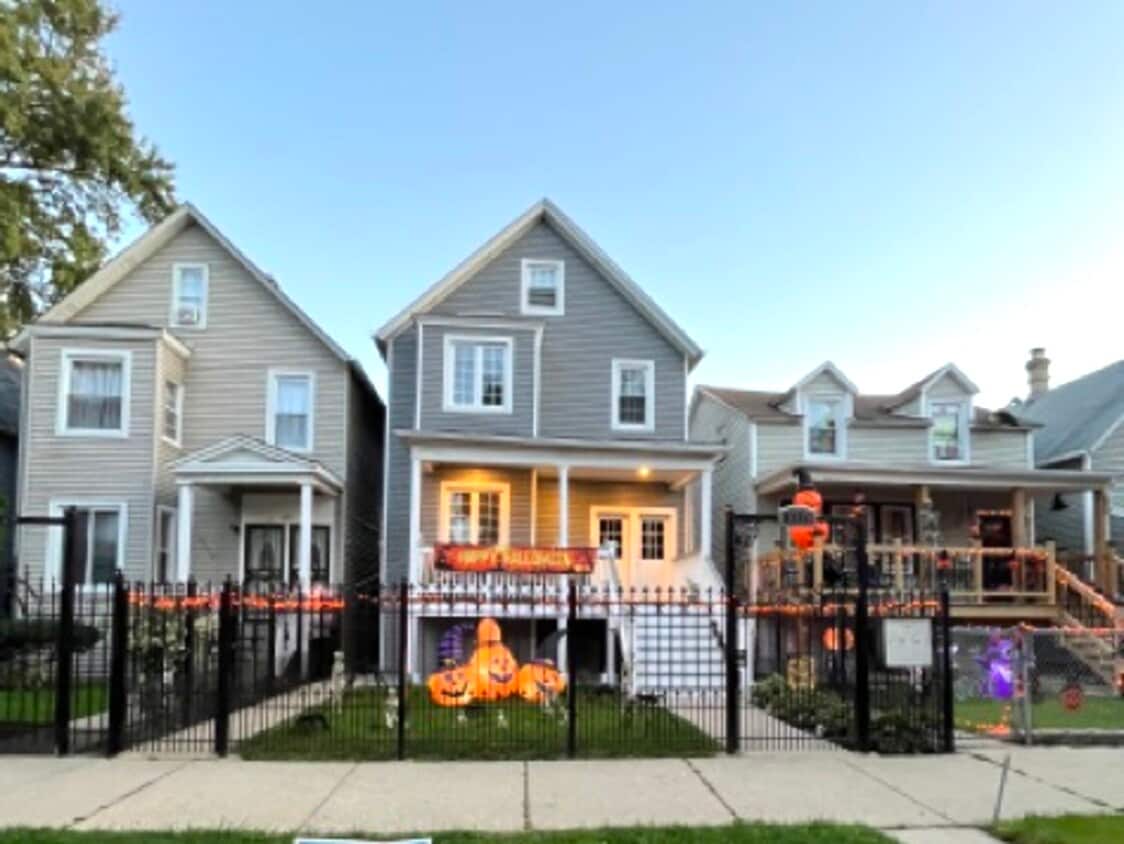 Primary Photo - 3315 W Dickens Ave