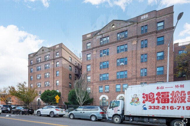 Foto del edificio - 14476-14480 Sanford Ave