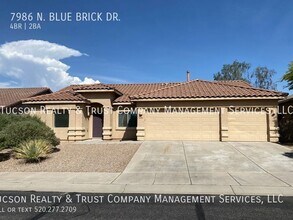 Building Photo - 7986 N Blue Brick Dr